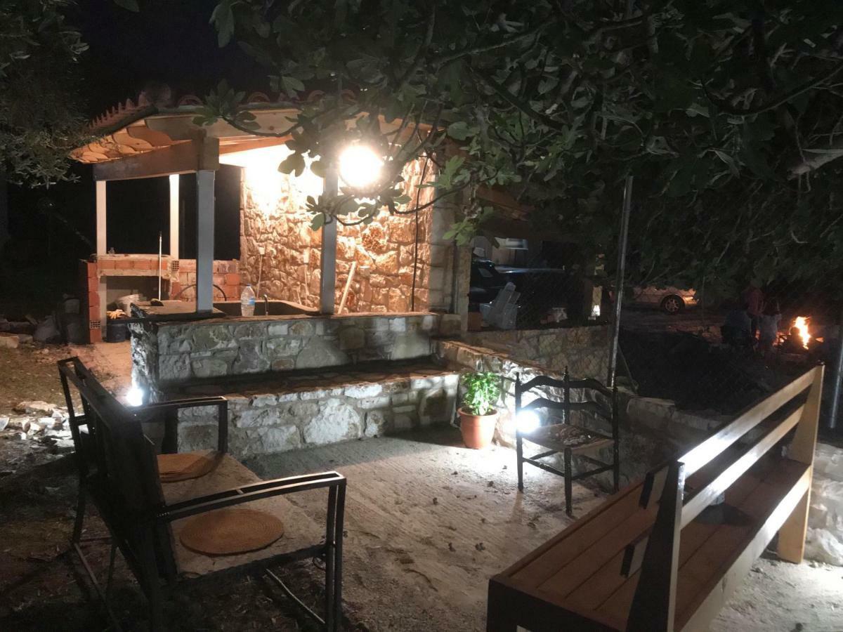 Janakis Garden Livadi Aparthotel Himare Fshat Bagian luar foto