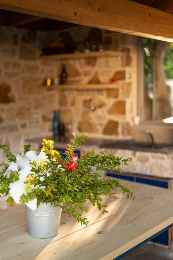 Janakis Garden Livadi Aparthotel Himare Fshat Bagian luar foto